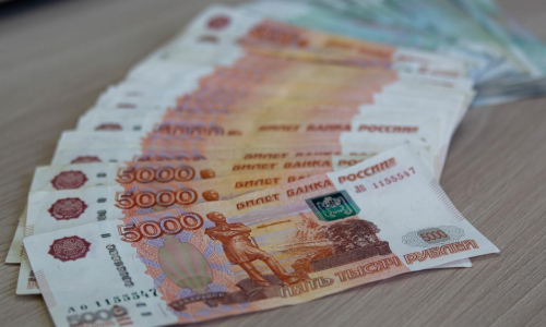 Только неработающим: пенсионеров ждет по 20 000 рублей