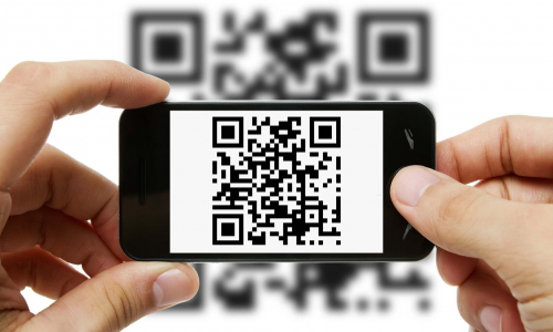 В России вводят QR-коды в магазинах и на транспорте. Что нужно знать