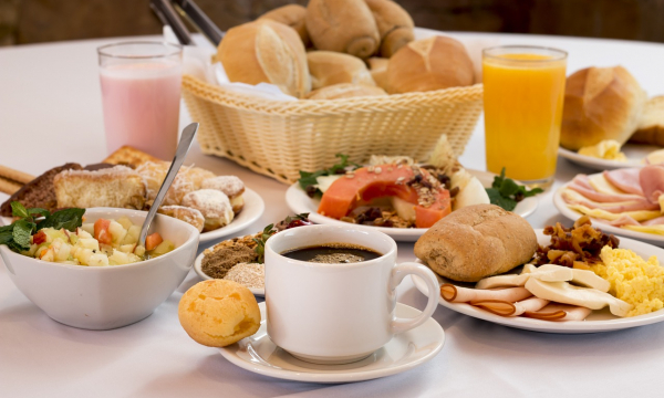 Эти продукты повышают давление: пожилым надо срочно убрать их из рациона