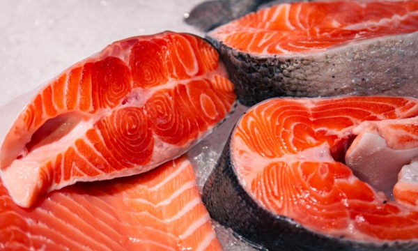 Как выбрать вкусную и качественную красную рыбу: одна деталь расскажет все