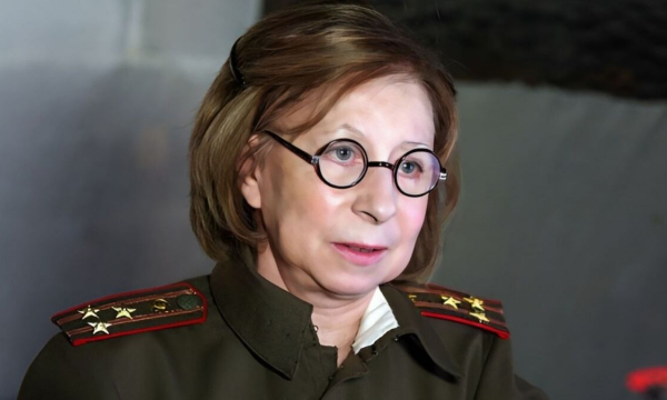 Неспроста у нее нет детей: на личную жизнь Ахеджаковой пролили свет